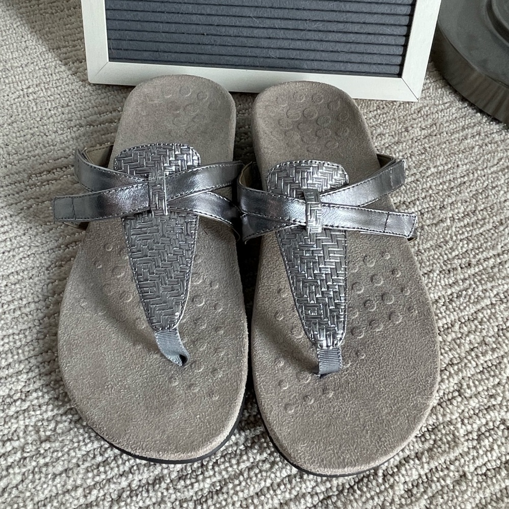 Vionic Karley Silver Women's Sandals